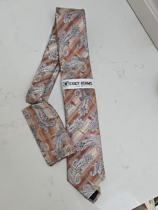 Stacy Adams Other - New Men's Stacy Adams Tan and Silver Paisley 100% Microfiber‎ Tie